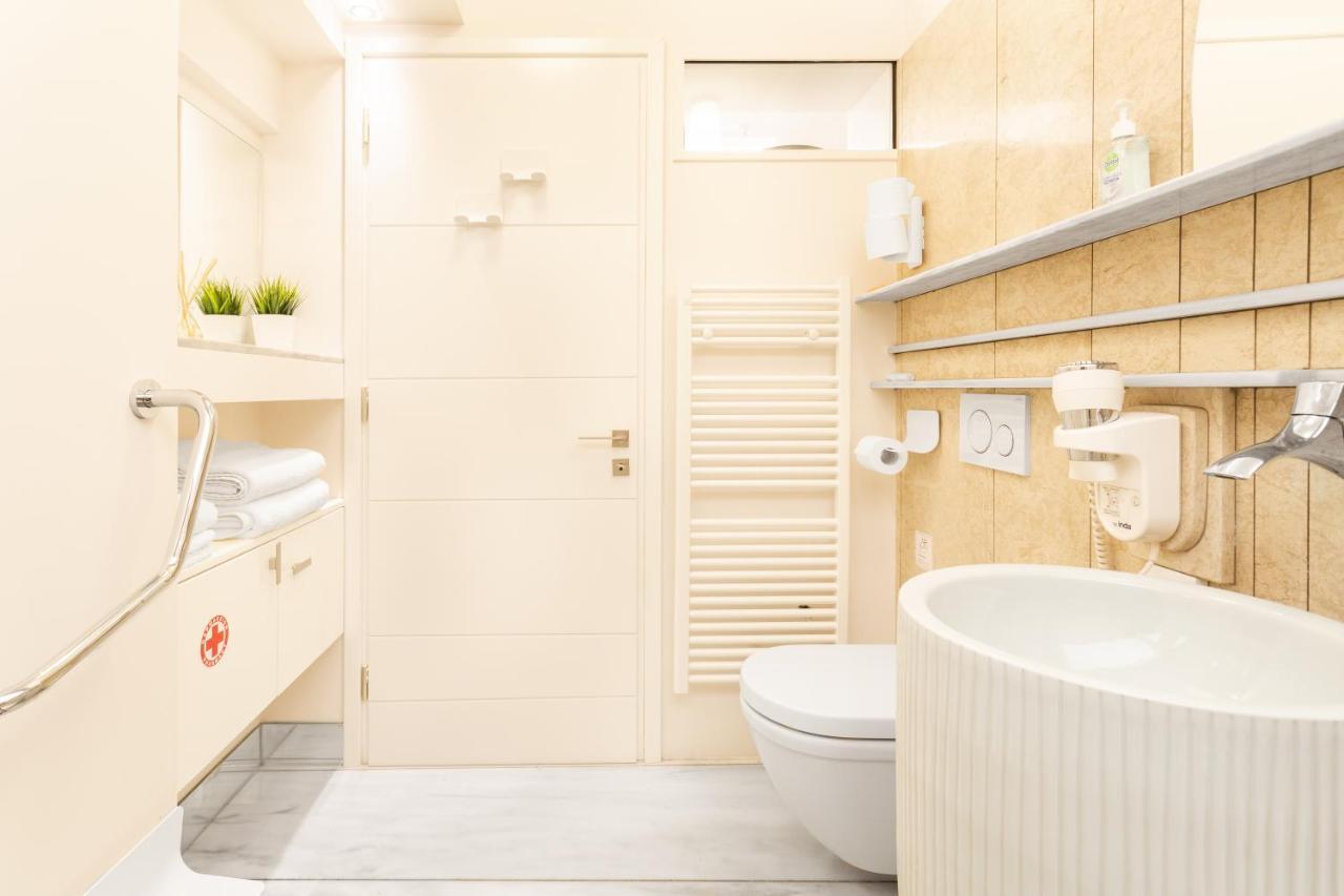 Acropolis Suites - Where Else In Athens? Экстерьер фото